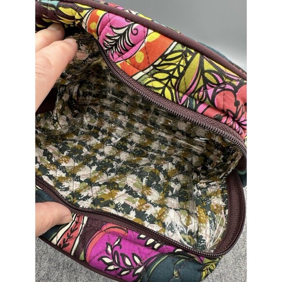 Limited Edition Vera Bradley Makeup Bag, Great For Travel Easy Clean - Picture 7 of 7